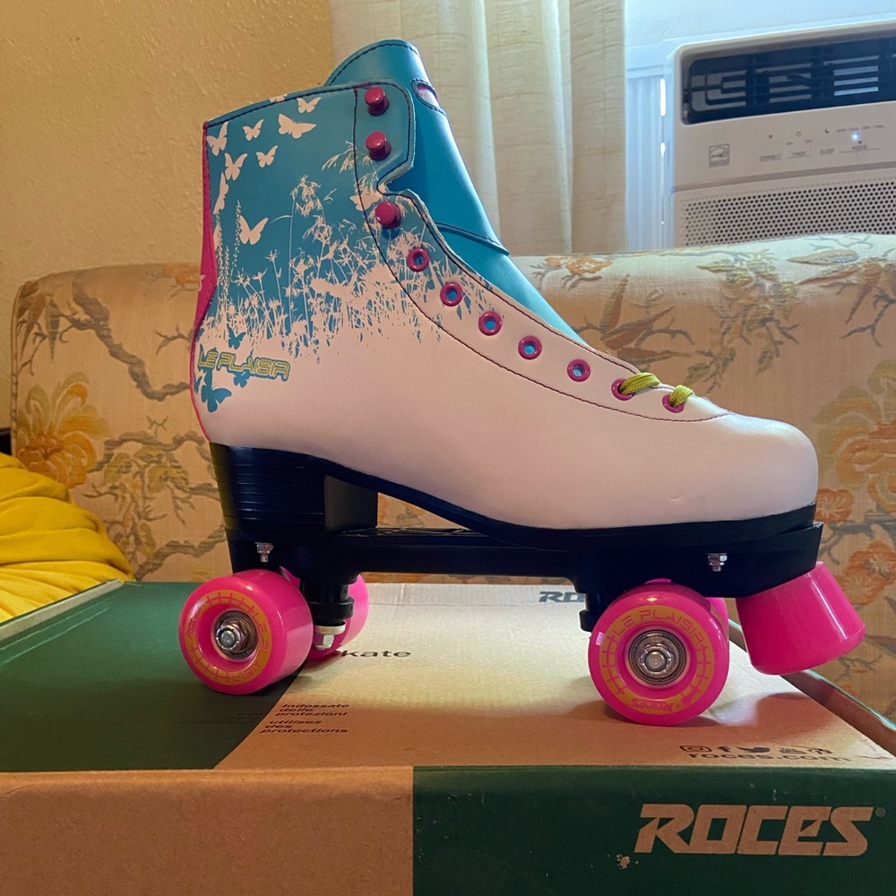 Roces butterfly roller skates
